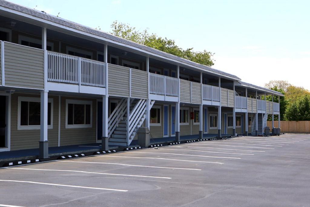 Days Inn By Wyndham - Cape Cod Area West Yarmouth Exterior photo